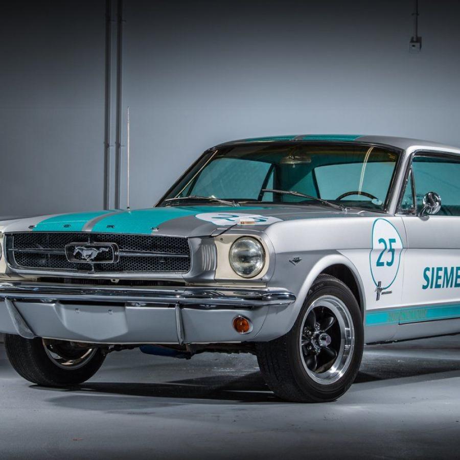 Детали экстерьера Ford Mustang Siemens Autonomous Car 1965 года  (фото 3 из 14)
